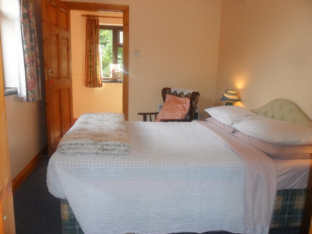 Glen House Room Only Accommodation ヨール エクステリア 写真